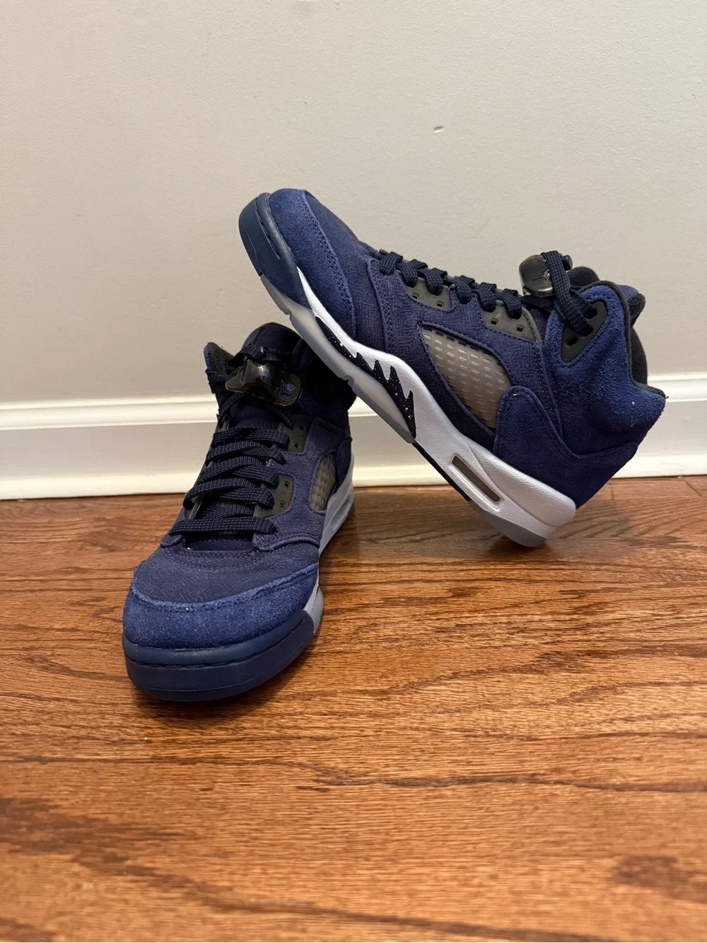 Jordan Kids Navy Blue and White Retro Sneakers